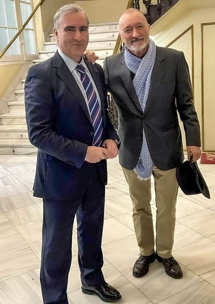 Alfonso Escuadra e Arturo Perez Reverte