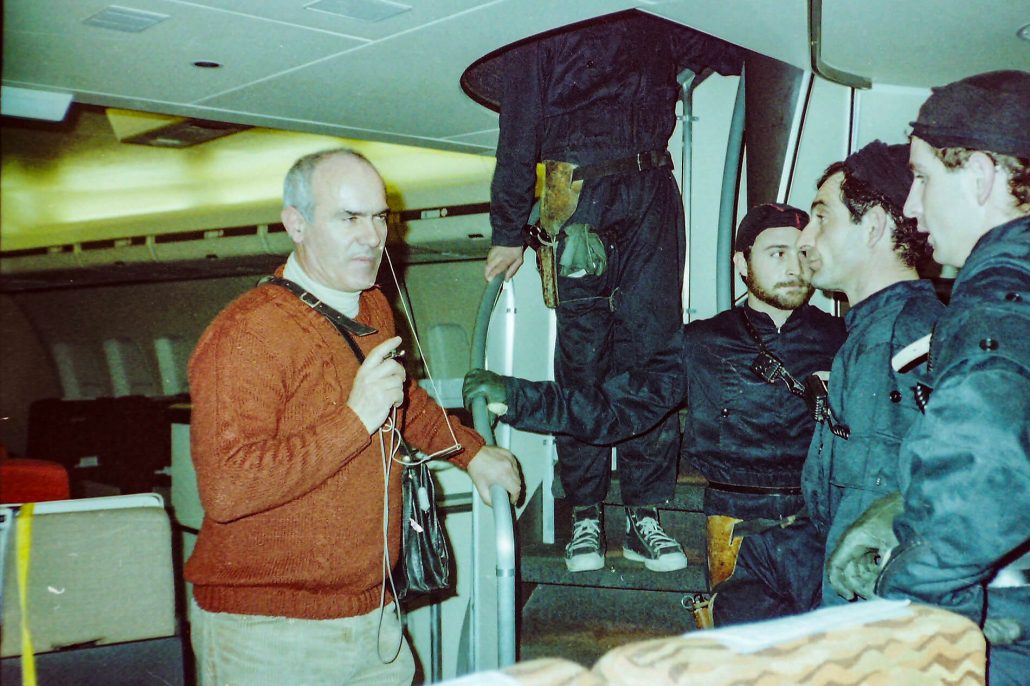 Giuseppe Bercini (2) L’Ammiraglio Giuseppe Bercini fu l’organizzatore della struttura militare che in breve tempo diventò la prima Unità Antiterroristica italiana, fiore all’occhiello della Marina Militare italiana.
