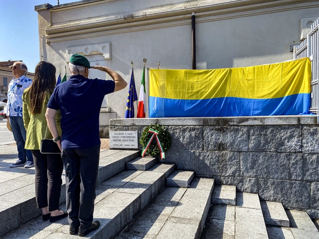 L'Onorevole Paola Maria Chiesa e il Presidente ANAIM Gaetano Zirpoli in occasione della cerimonia svoltasi a Luino (VA) nell'83° anniversario dell'affondamento del Regio Sommergibile Scirè